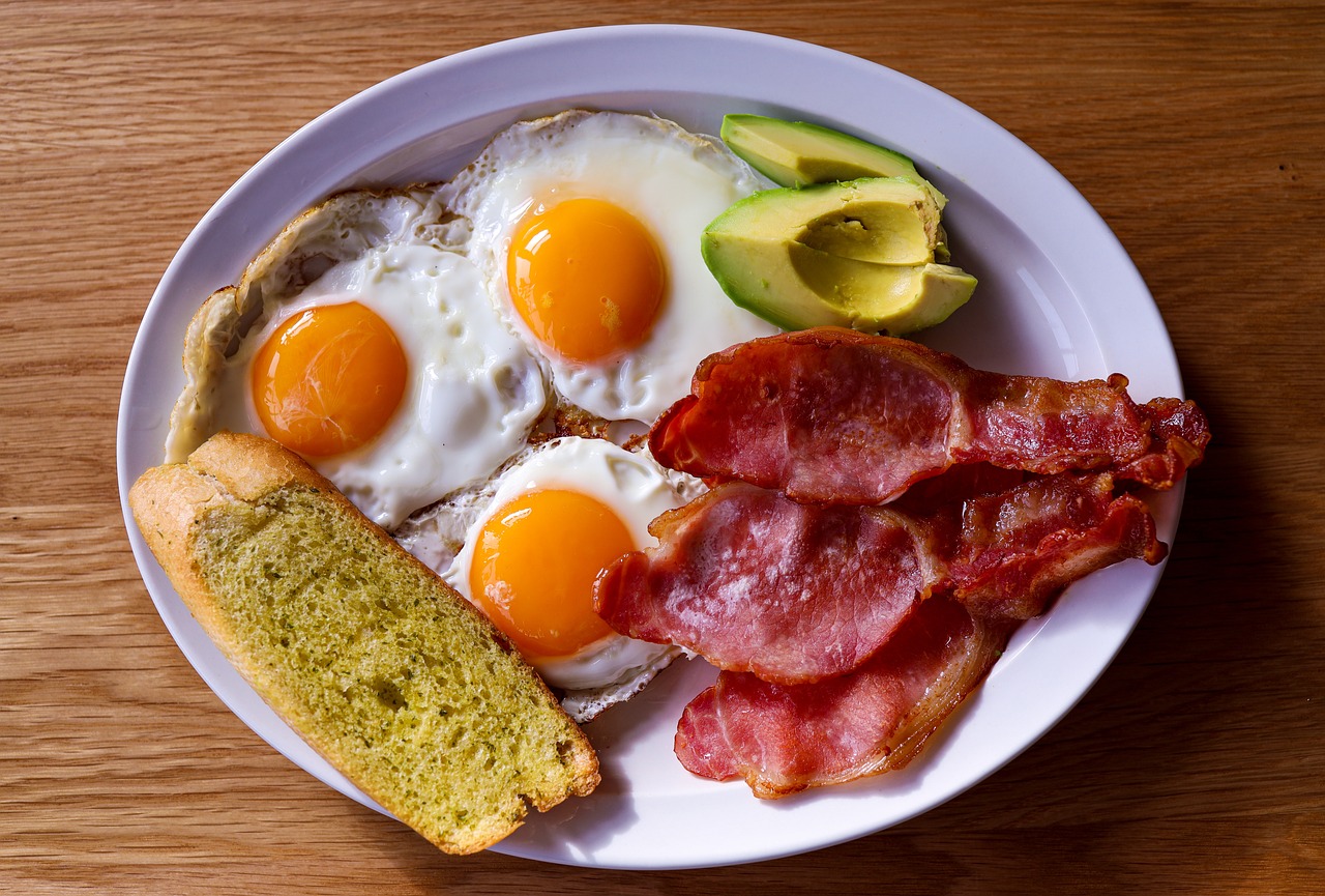 genießen sie ein köstliches brunch-erlebnis mit einer auswahl an frischen speisen, hausgemachten leckereien und erfrischenden getränken in einer einladenden atmosphäre. der perfekte start in den tag!