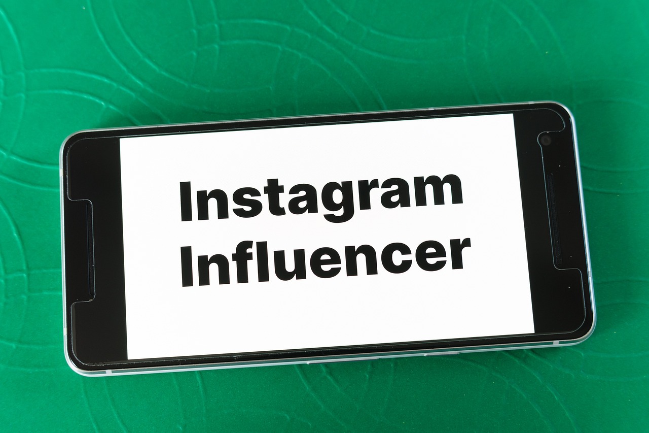 entdecken sie die welt der influencer! erfahren sie, wie influencer marken beeinflussen, trends setzen und das online-marketing revolutionieren. lassen sie sich von ihren geschichten und ihrem einfluss inspirieren.