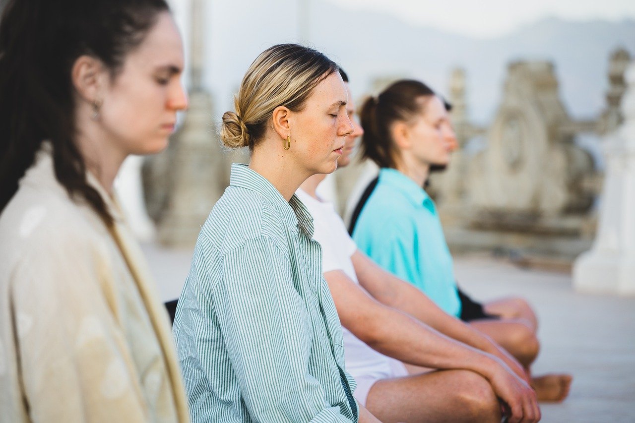 entdecken sie die kunst der achtsamkeit (mindfulness) und lernen sie, im hier und jetzt zu leben. unsere ressourcen bieten techniken zur stressbewältigung, zur verbesserung der konzentration und zur förderung des inneren friedens.