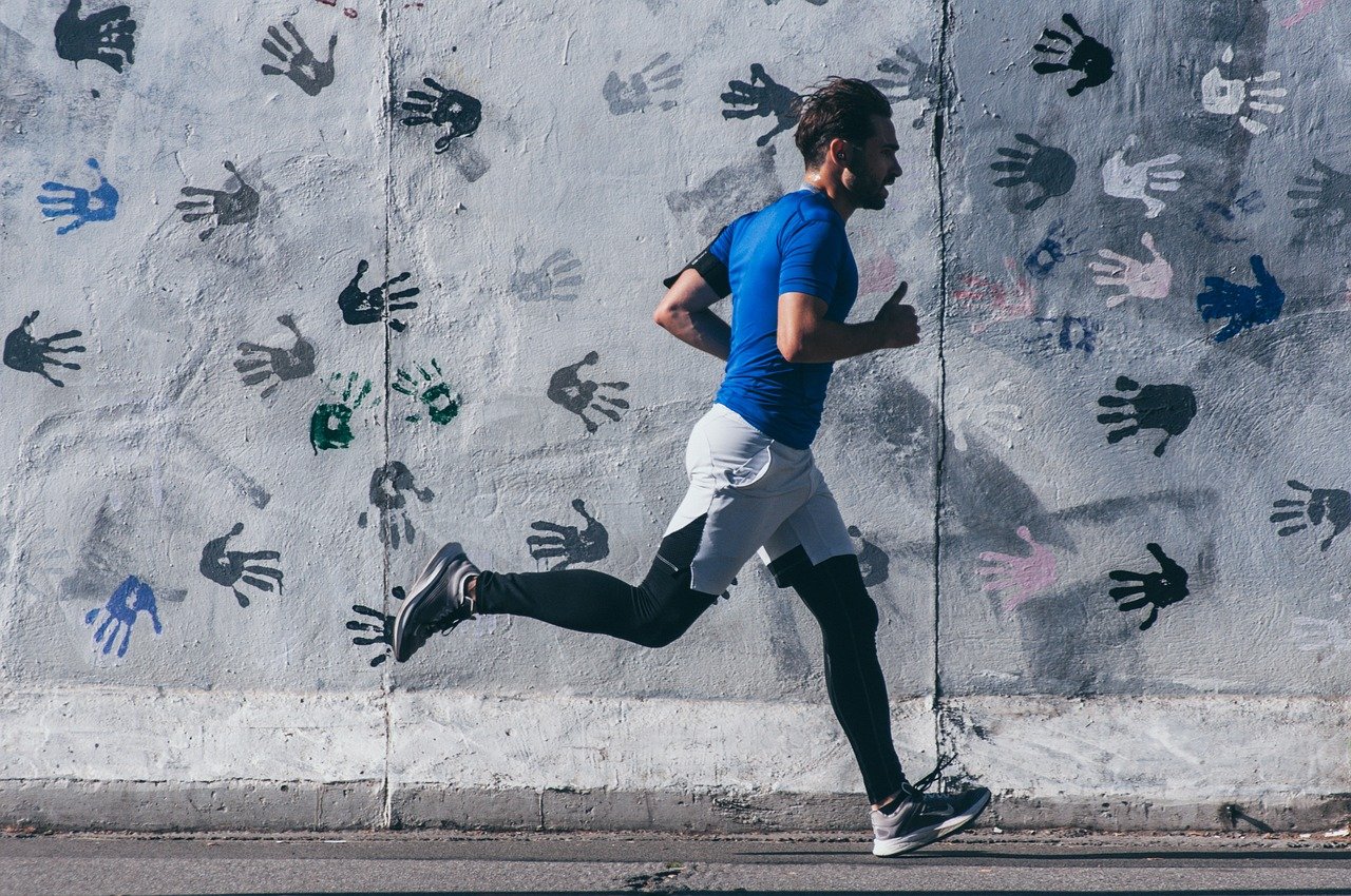 entdecken sie die besten tipps und tricks für das laufen in deutschland. erfahren sie alles über trainingsmethoden, laufausrüstung und gesunde ernährung, um ihre laufziele zu erreichen und ihre fitness zu verbessern.